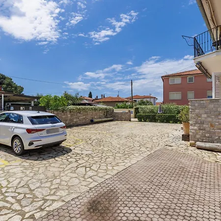 Ester-6 By Interhome Umag